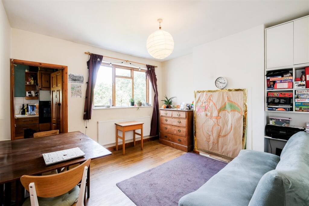 71 Bryon Road-9.jpg
