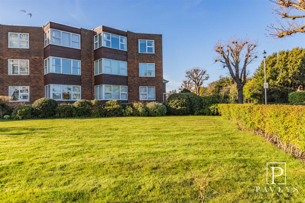 COMMUNAL GARDENS &amp; PARKING