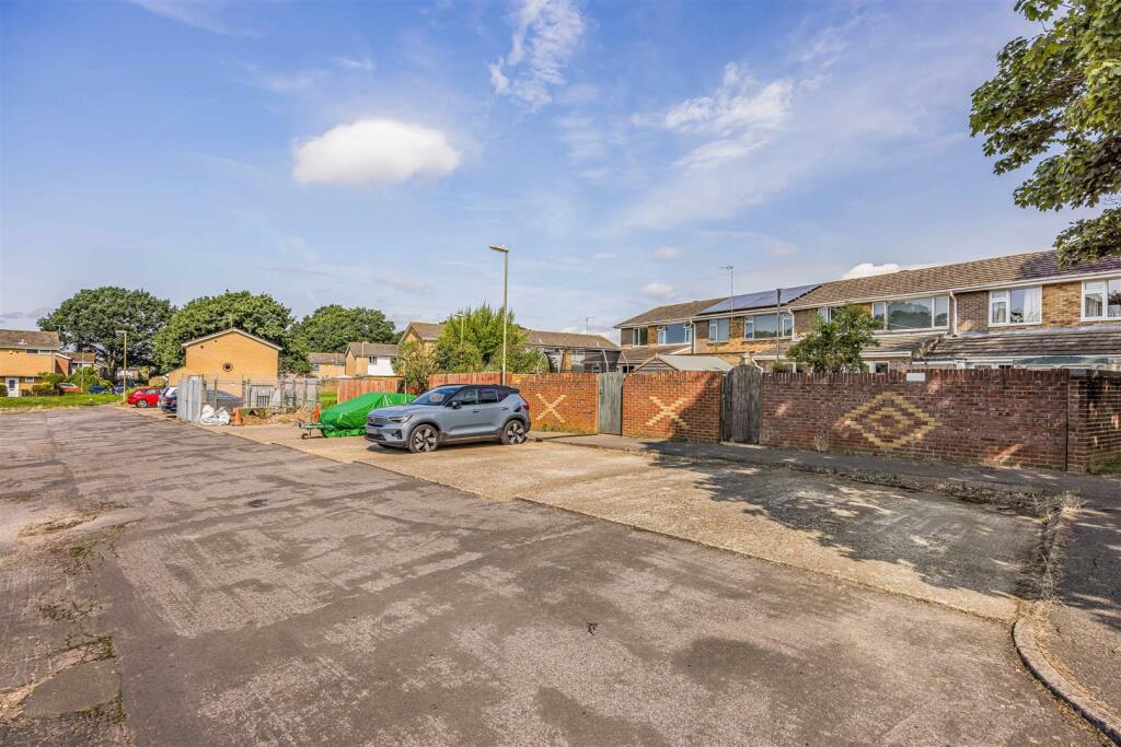 8 Sullivan Way, Purbrook-Small-PorticoMarketing-OH