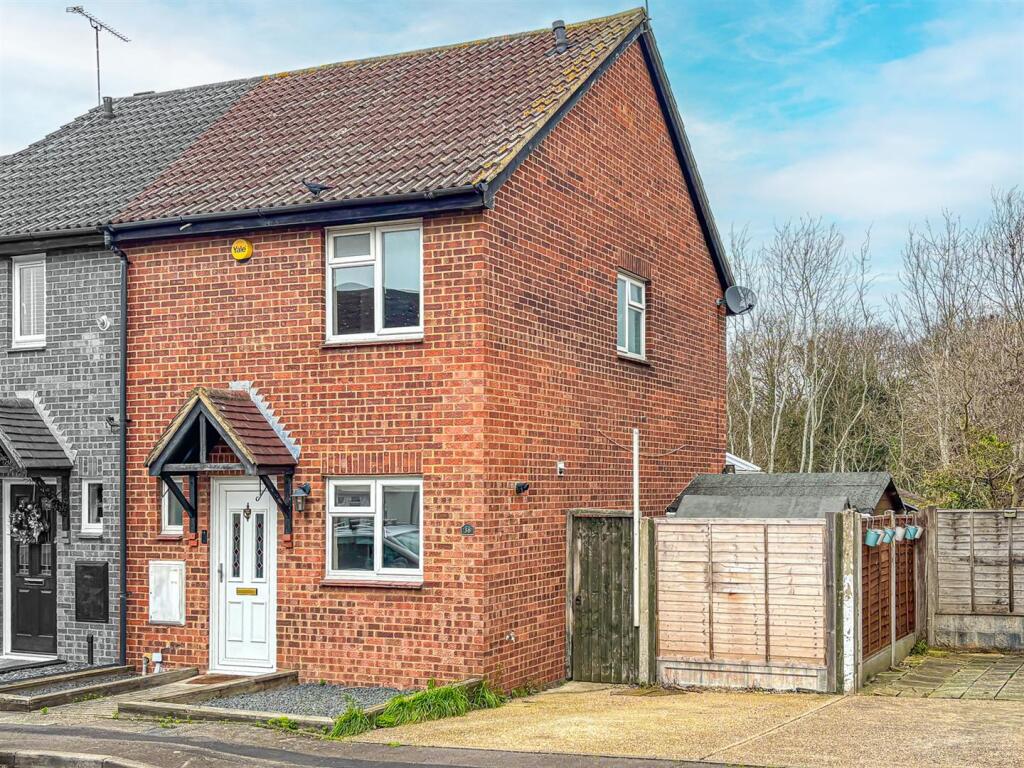 Woodstock Crescent, Hockley