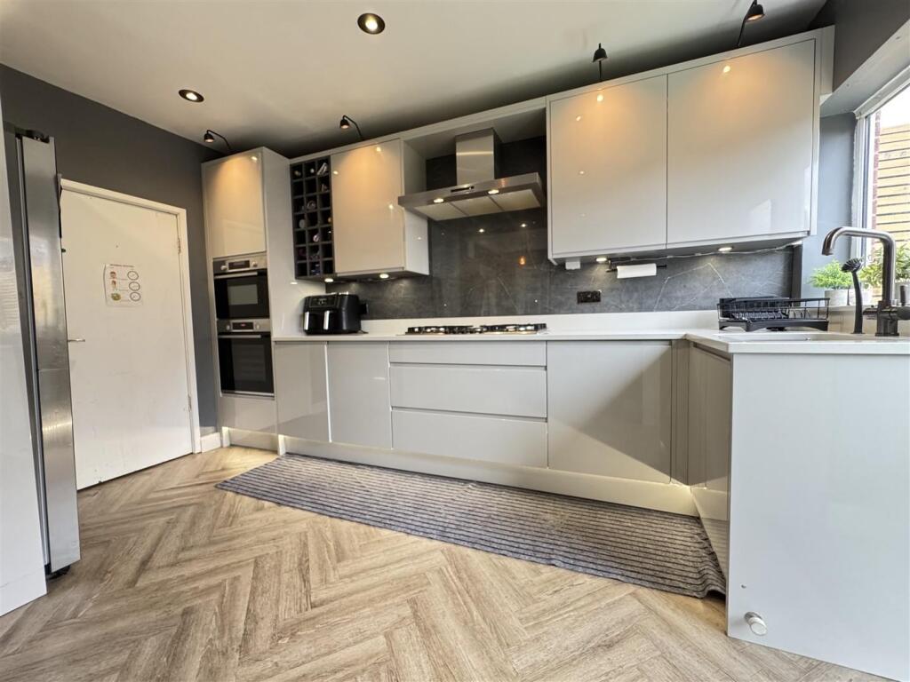 IMG_9879 (Large).JPG