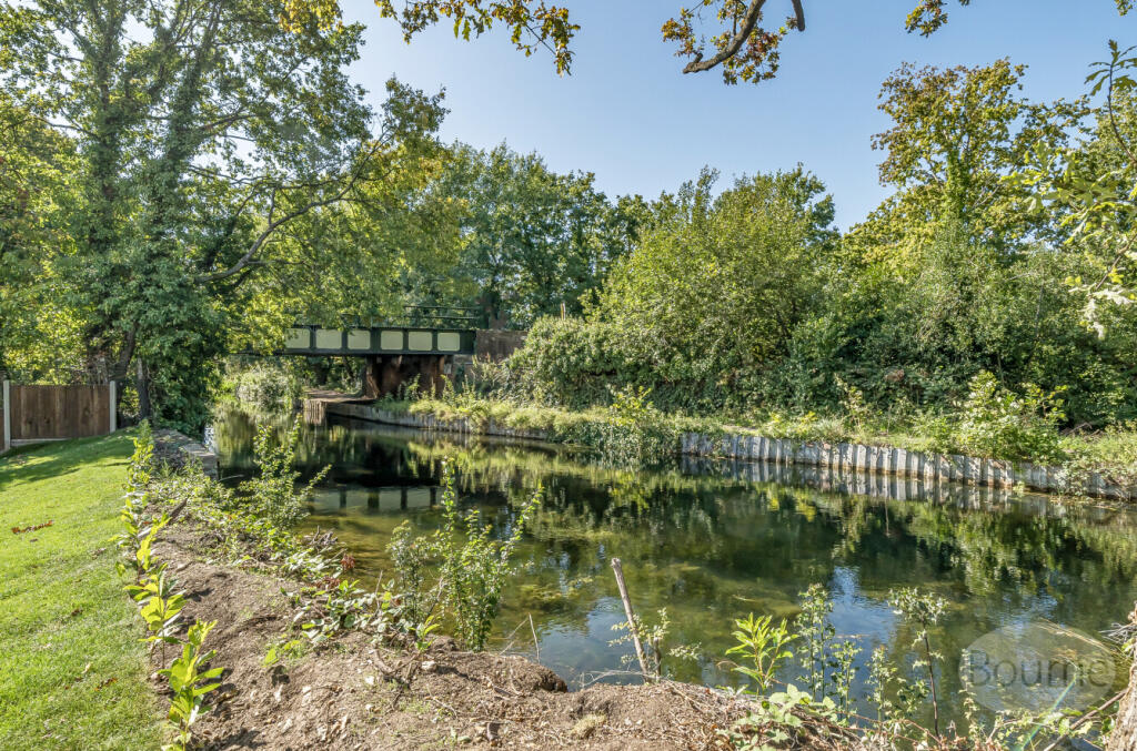 d7a4f2b3-d91f-438...