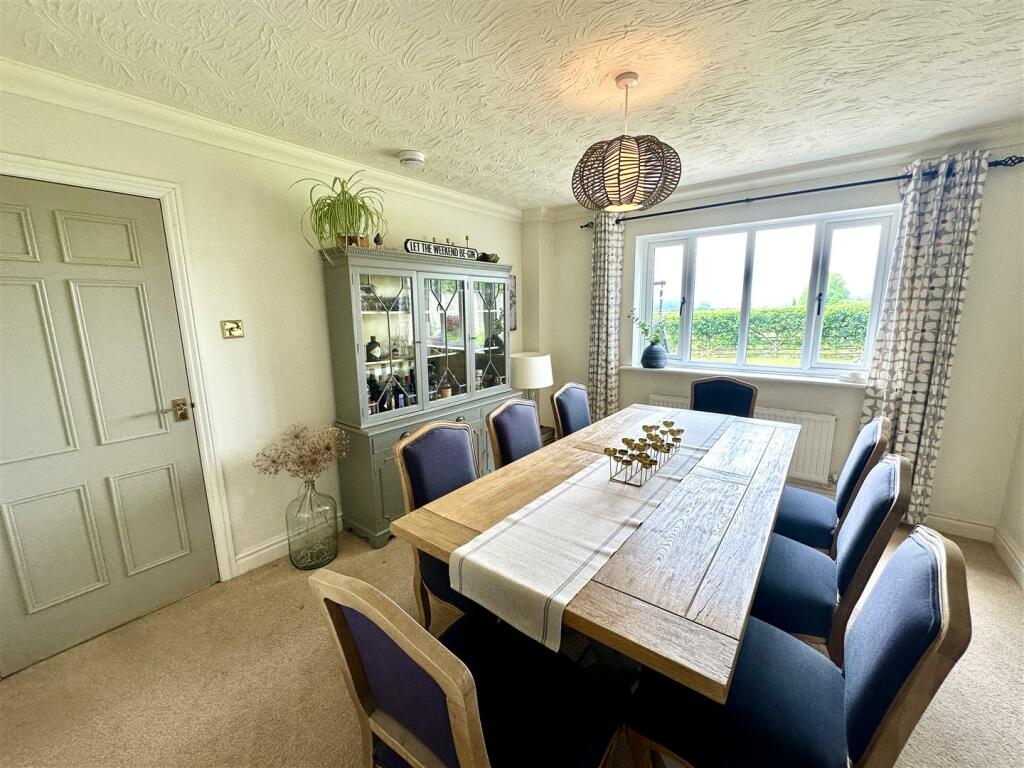 DINING ROOM ¿ 13¿ x 11¿4¿