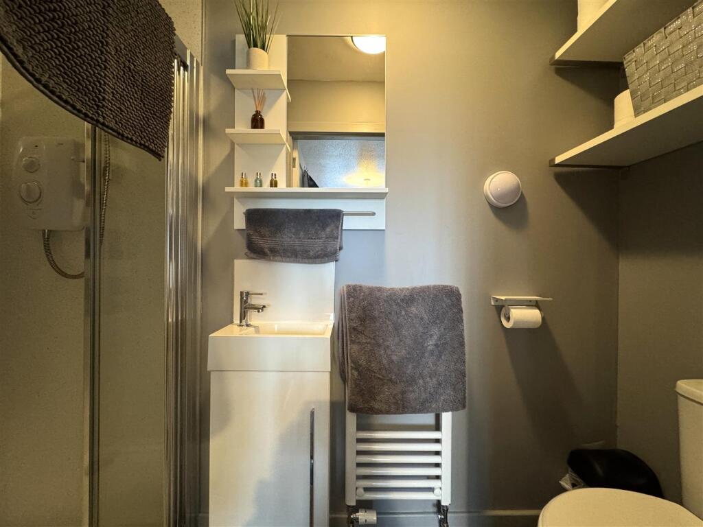 ENSUITE.JPG