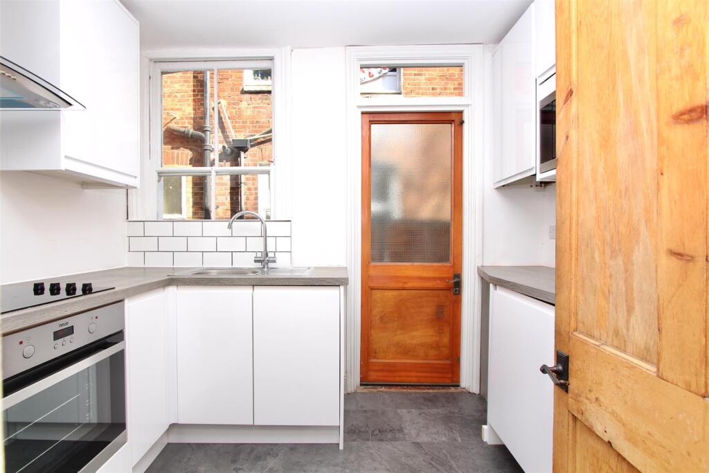 St. Margaret's Avenue, N15