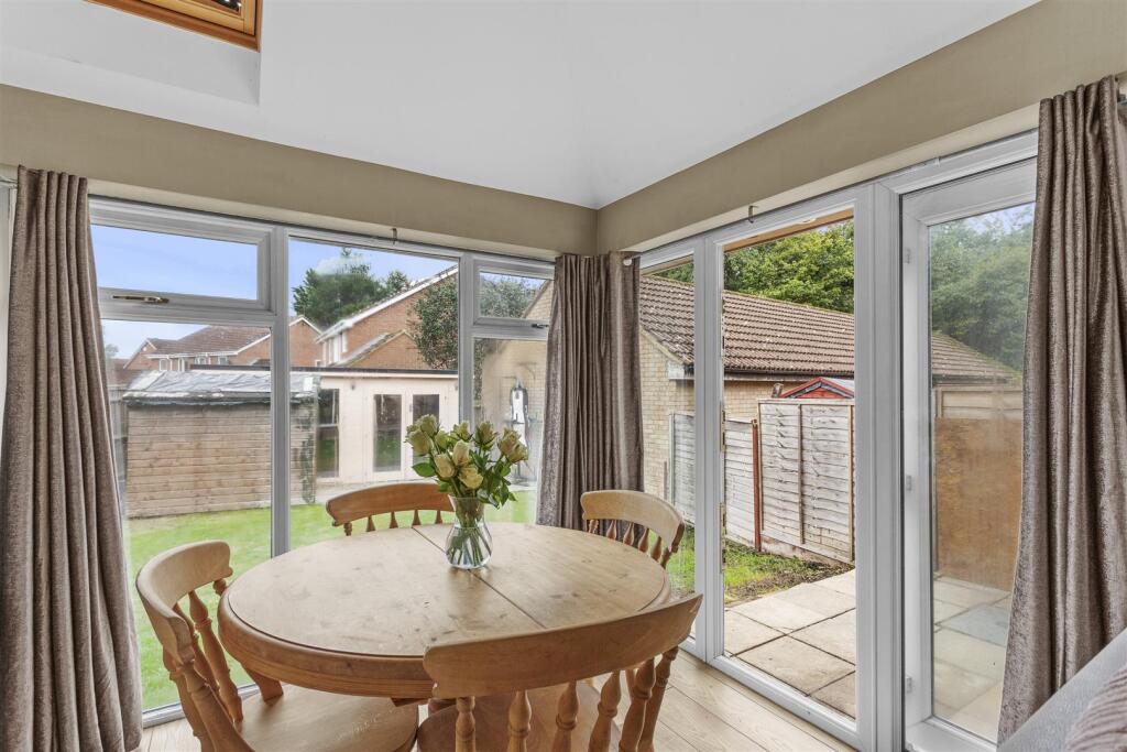 66 Lansdowne Way, HP11 1TN-6.jpg