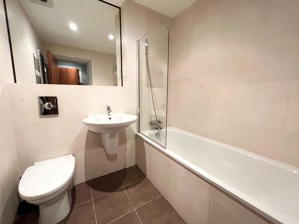 EN-SUITE BATHROOM 2