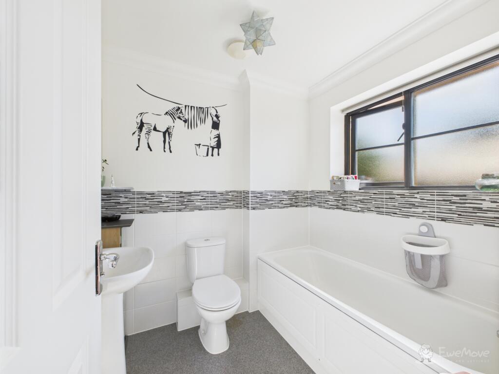 Bathroom- Mark Stephens EweMove Newmarket and Soha