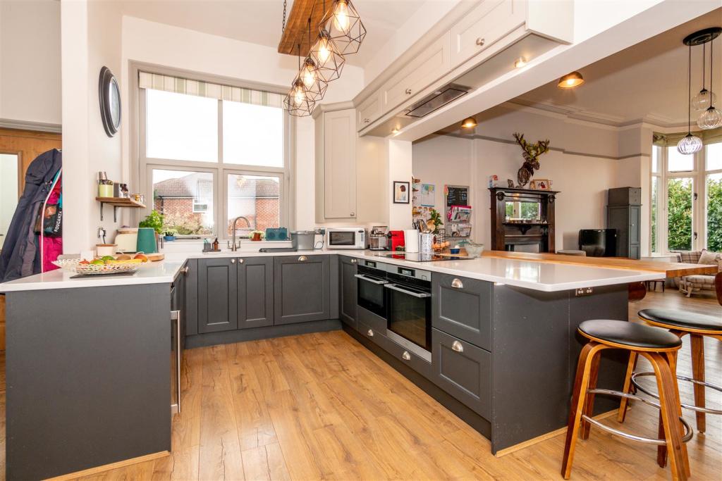 Dining Kitchen Aspect 2.jpg