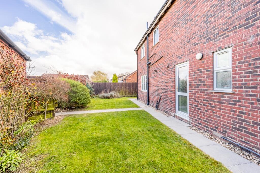 56 Ashton Hall Drive (Wyberton)-14