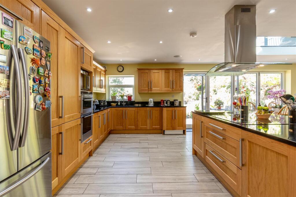 Lyndale, Over Lane Kitchen 4.jpg
