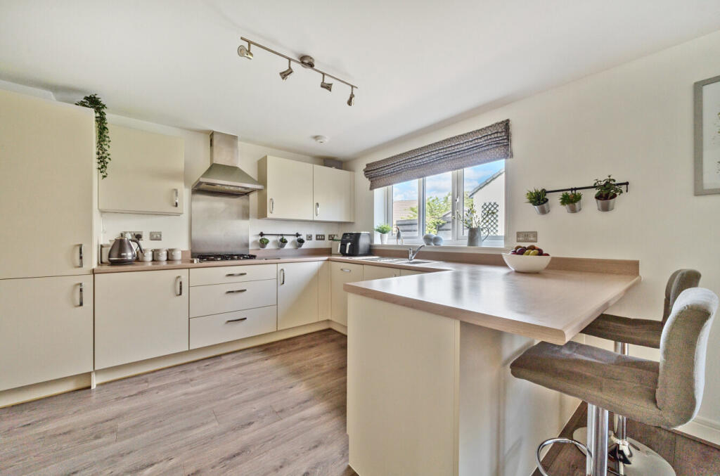 1300724-9-683db02...