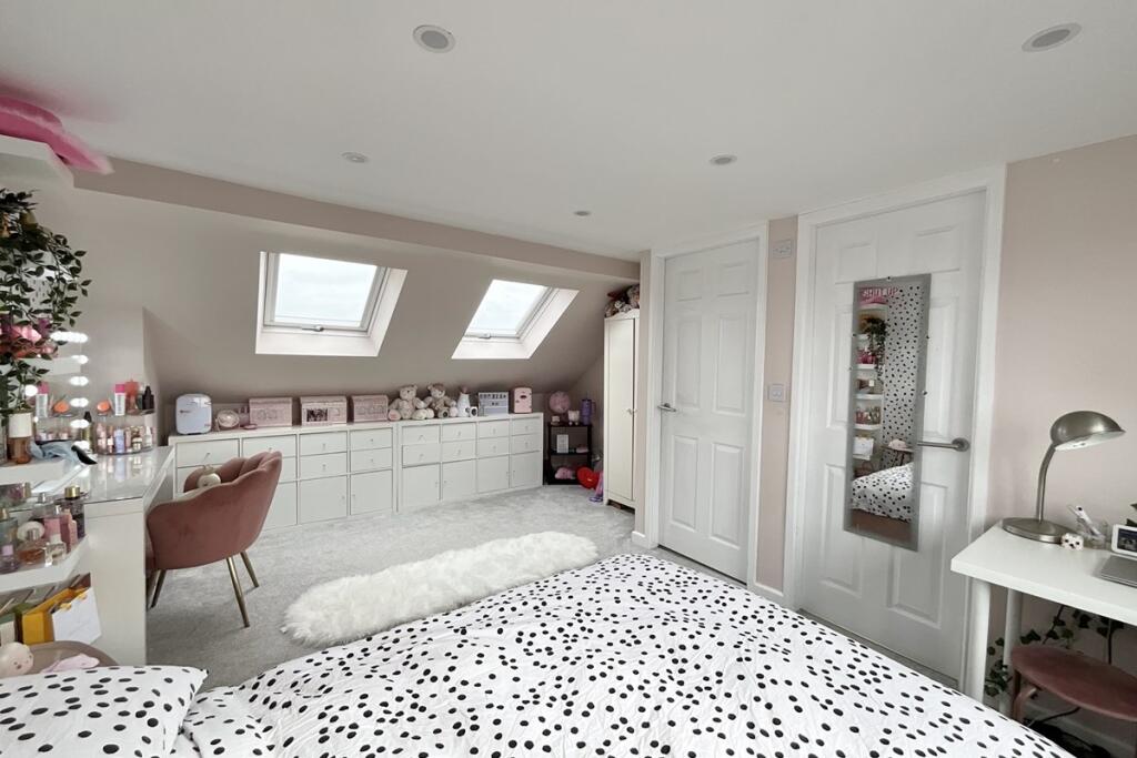 attic bedroom