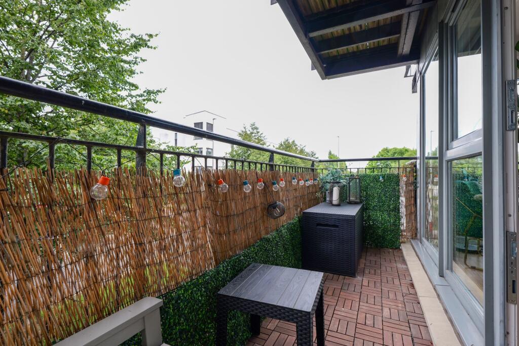 One of 2 balconies that meet at corner