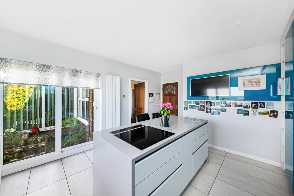 BREAKFAST KITCHEN