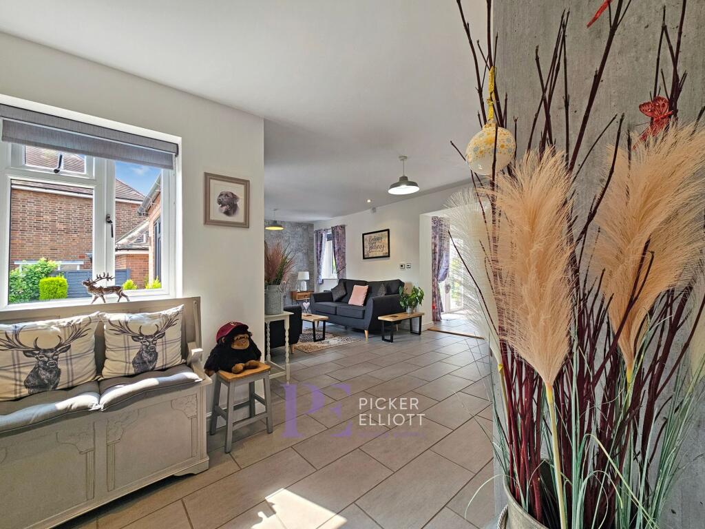 Living dining area