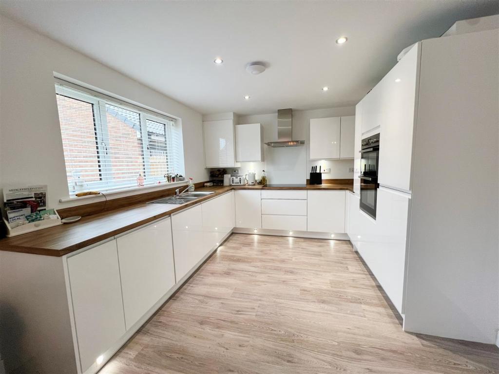 Kitchen Diner 1.jpg