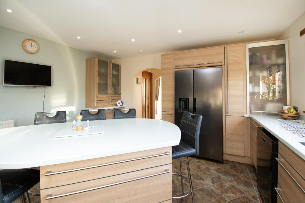 Breakfasting Kitchen