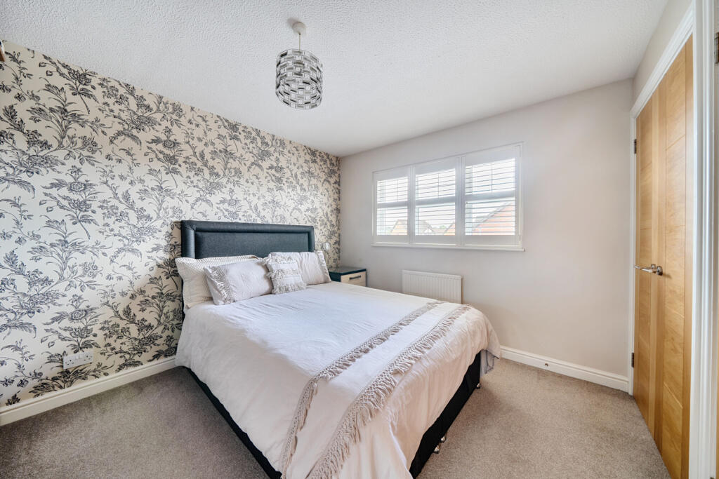 1294126-14-683736...