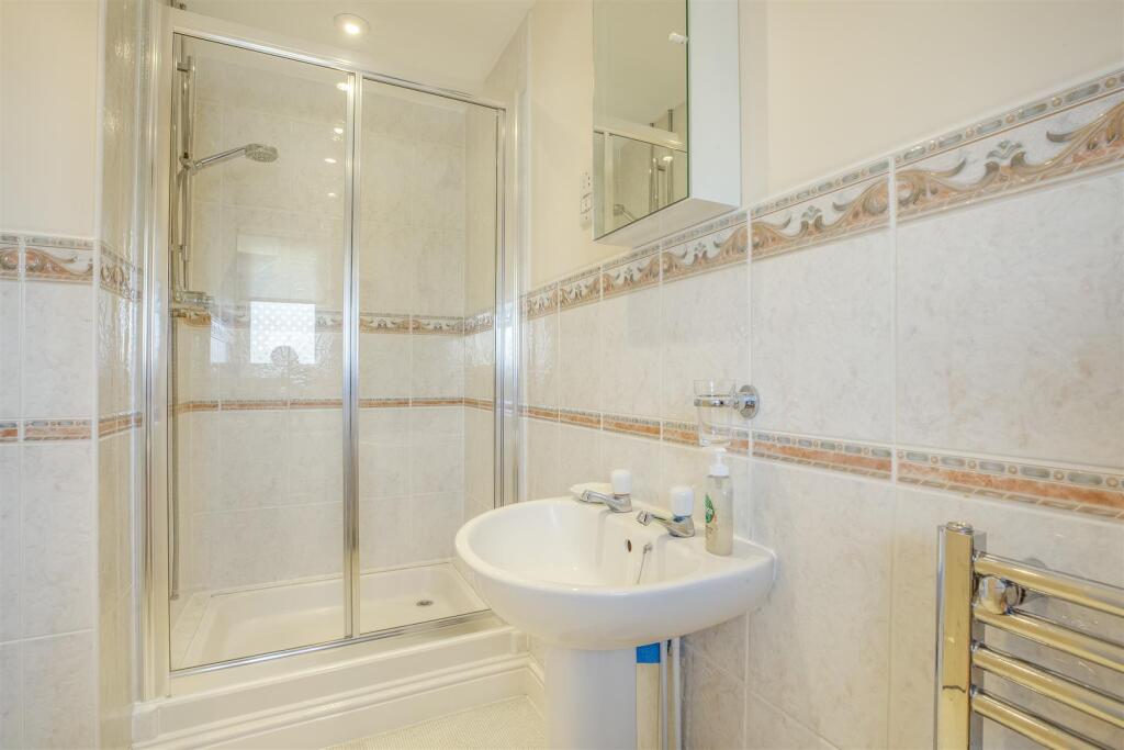 4 Gardner Close, HP15 6HT-2.jpg