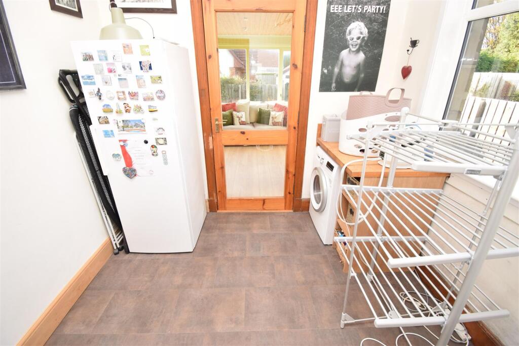 UTILITY ROOM.JPG