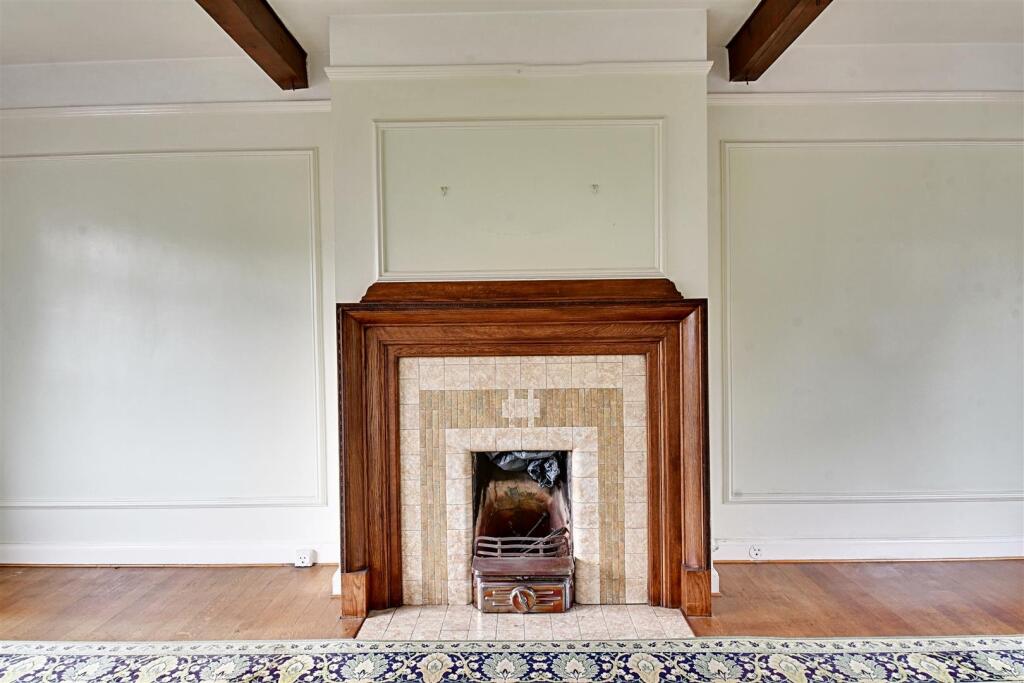 Lounge 2.jpg