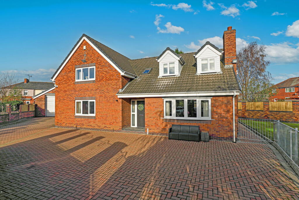 Common Road, Brierley, Barnsley, S72 9ER