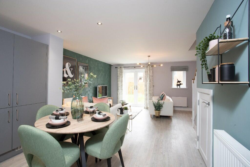 Dining &amp;living space