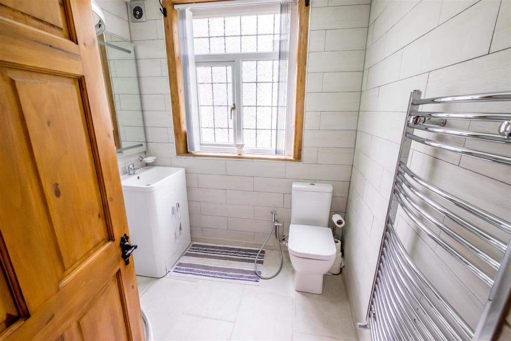 Ground floor Bathroom