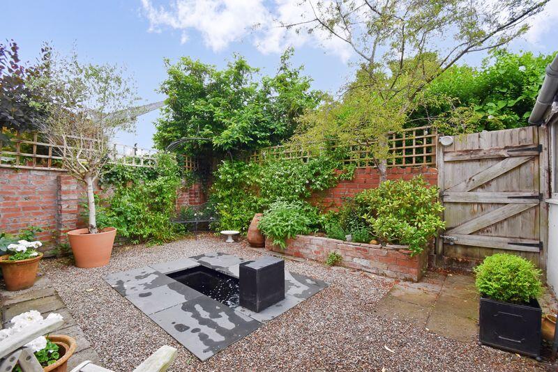 Courtyard garden