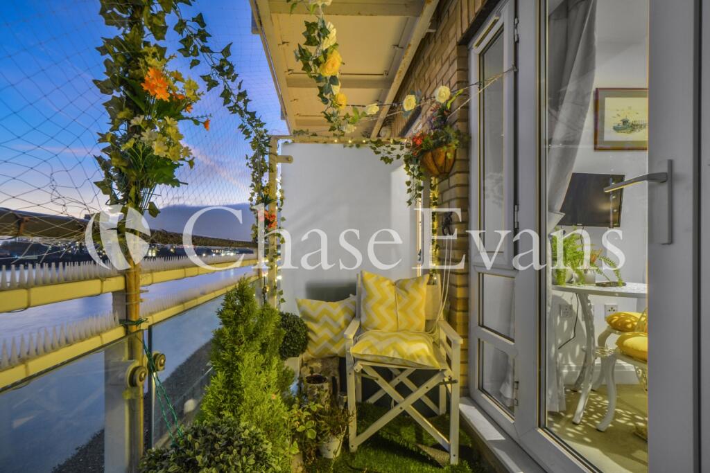 St Davids Square Lon