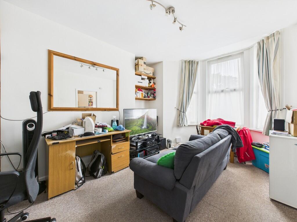 CAM03974G0-PR0222...