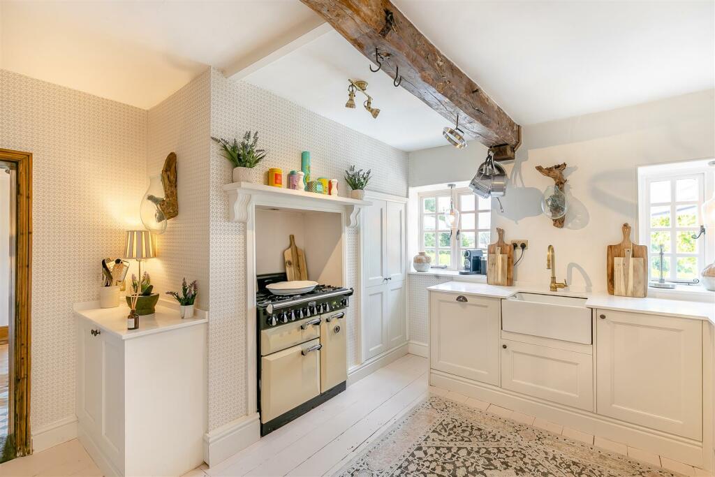 8599223-interior03.jpg