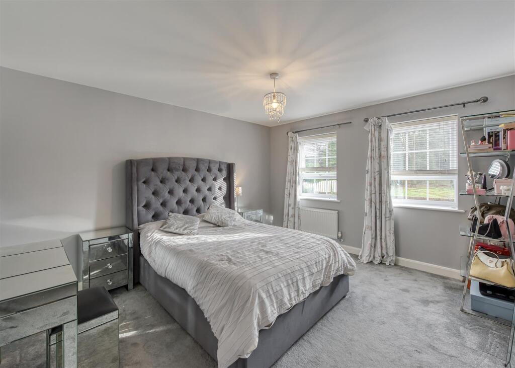 9 Henry Fowler Drive-bed2.jpg