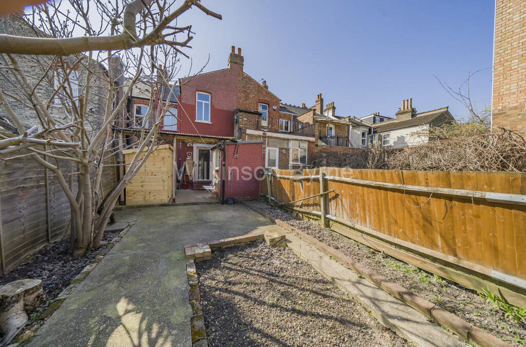 d6e42090-592c-40e...