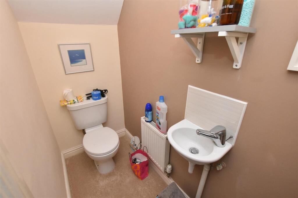 CLOAKROOM WC