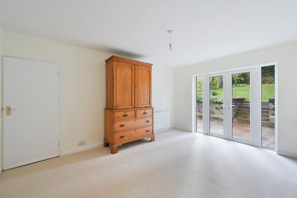 DOWNS WAY CLOSE (14).jpg