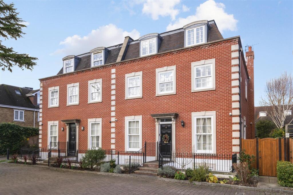 5 Rydon Mews,1.jpg