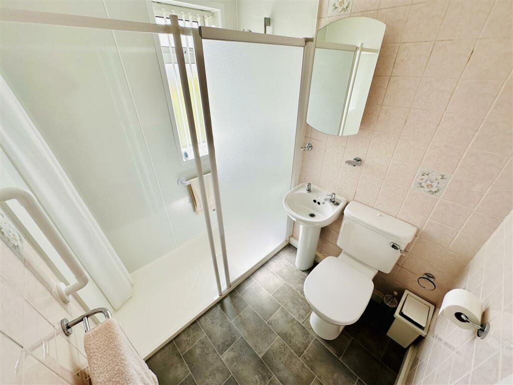 Family Shower Room