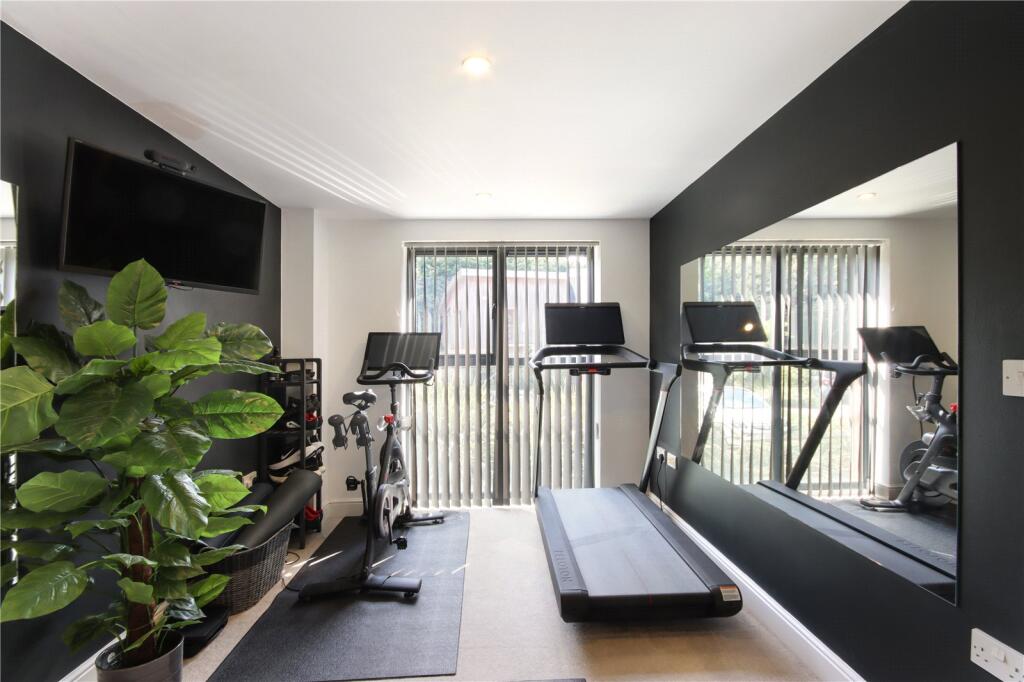 Bedroom Three/Gym
