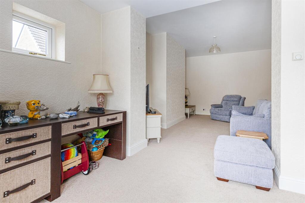 Bramleys Estate Agents - Fenay Lane (33).jpg