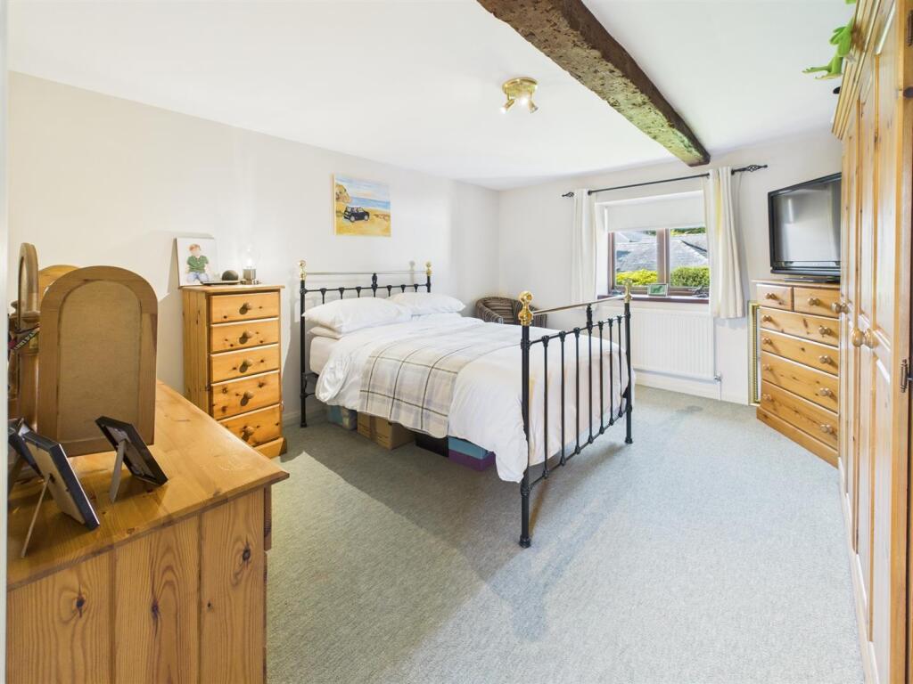 BEDROOM 4