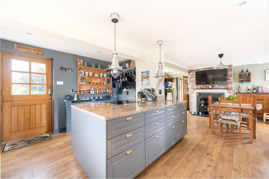 Kitchen/Dining