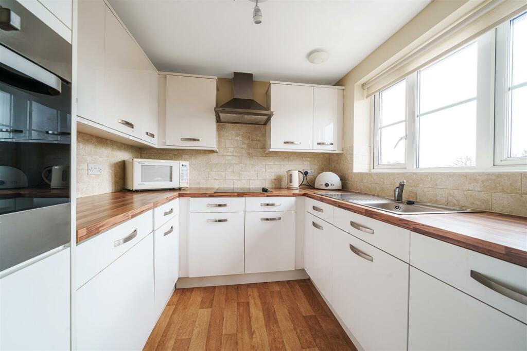 Kitchen.JPG