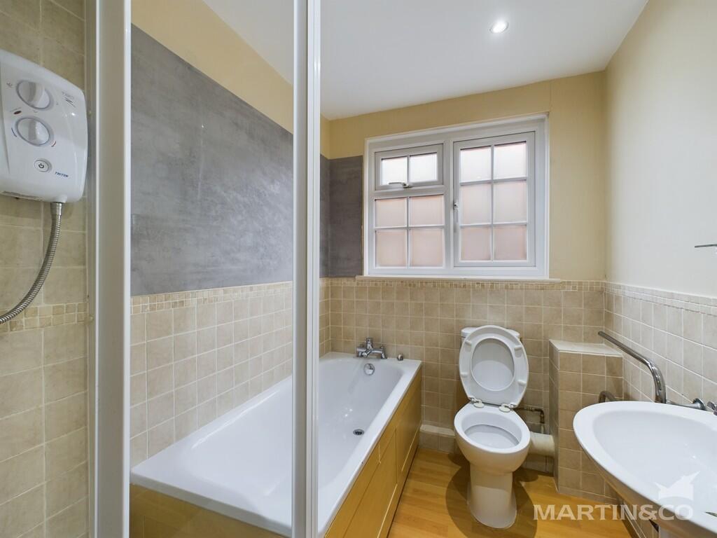 CAM02456G0-PR0112...