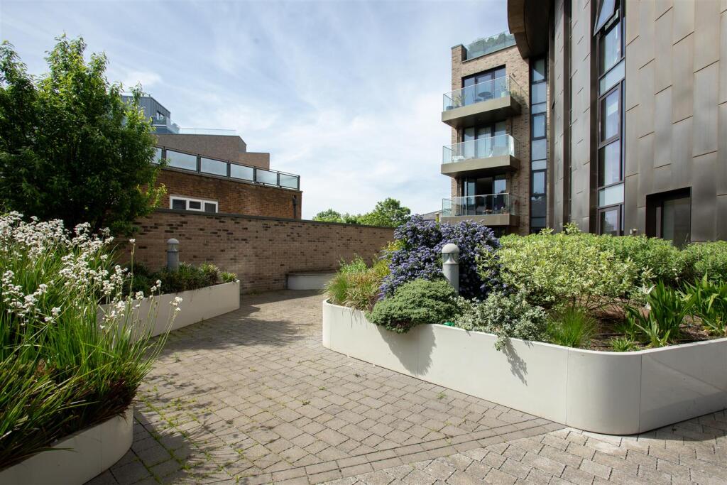 Kingsland High Street, E8