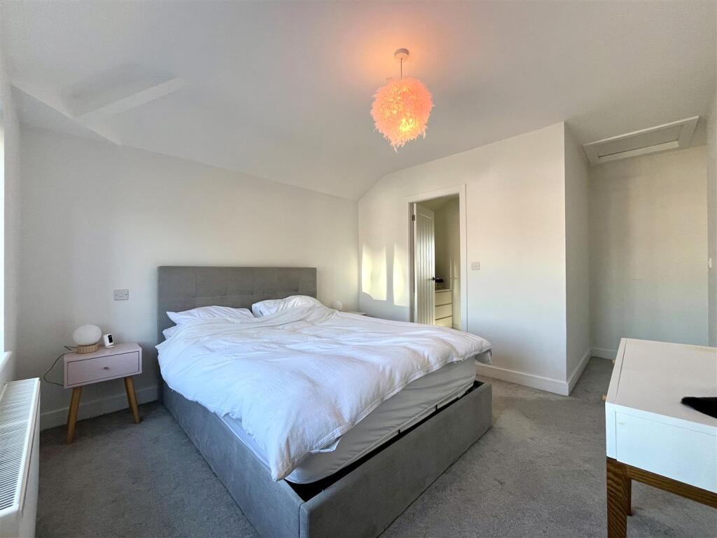Bedroom 1 Aspect 2