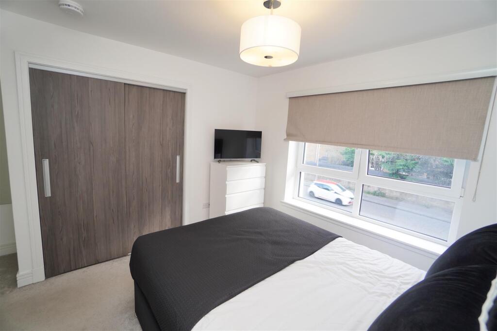 bedroom1.jpg