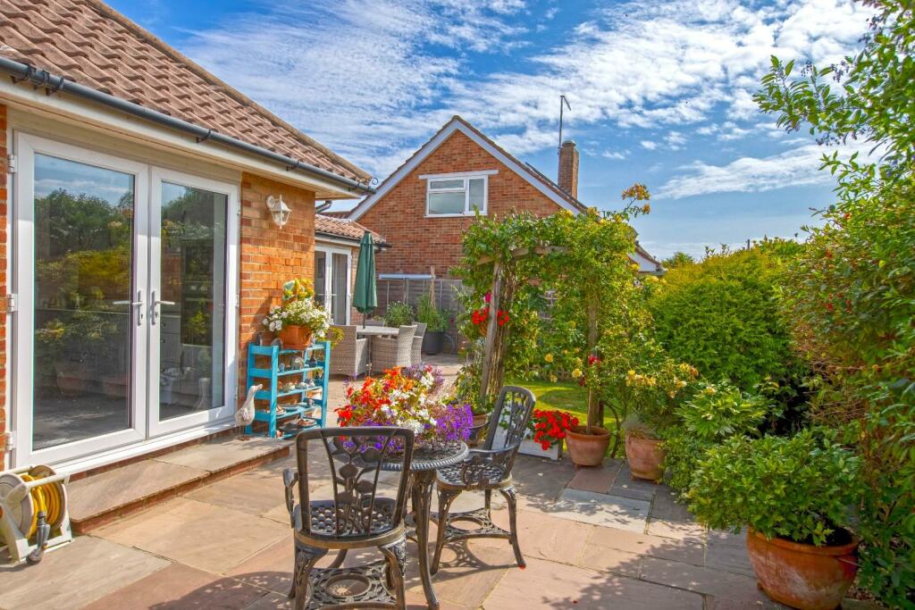 1 Burnside Crescent_30.JPG