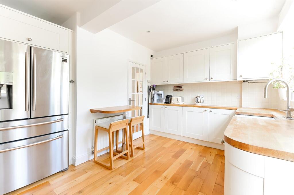 MANOR GREEN ROAD (1).jpg